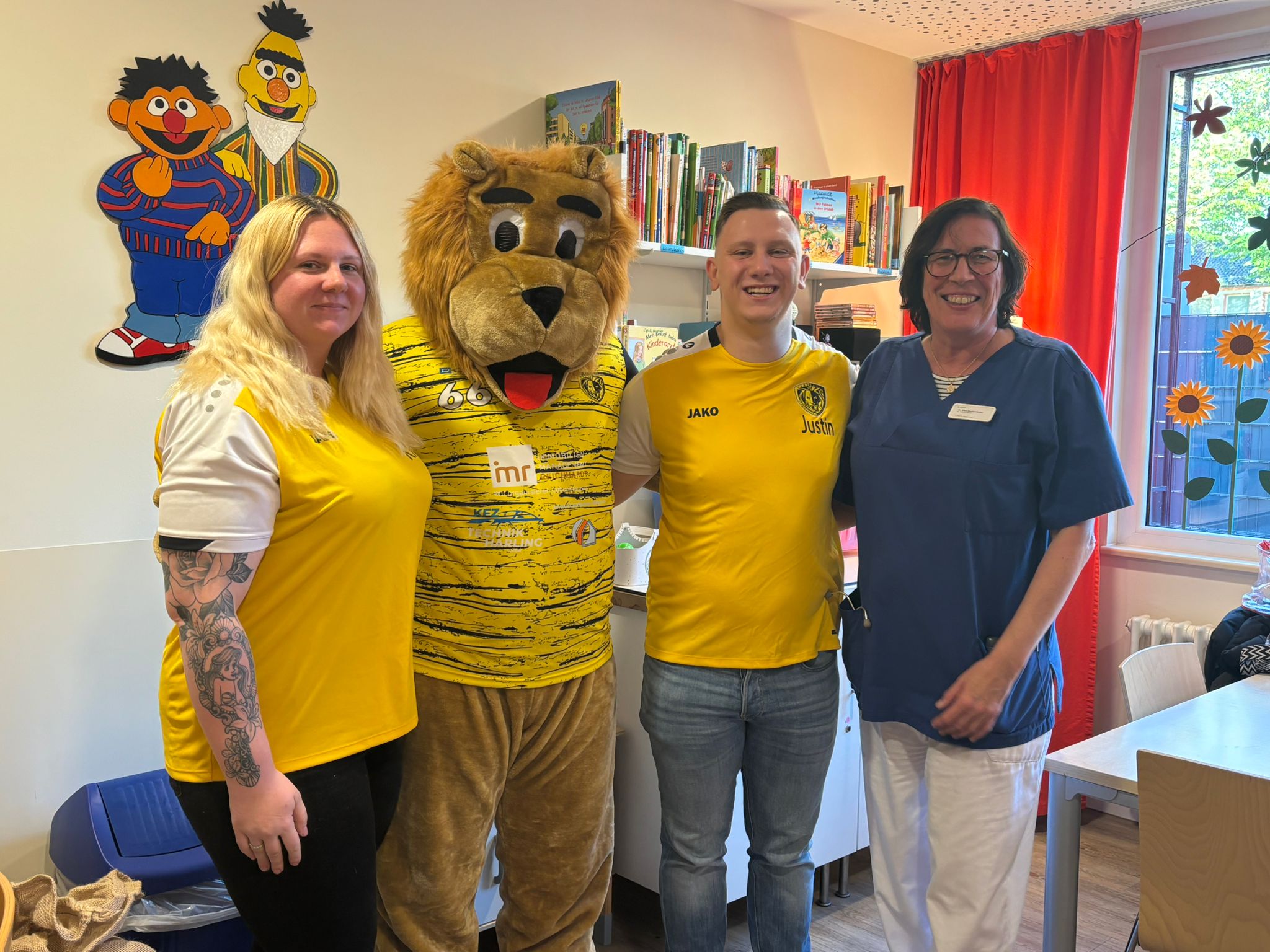 Kuschelige Spenden für kleine Helden